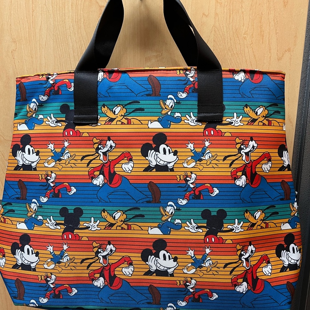 Mickey and friends insulated bag